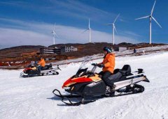 15座商务车去张家口云顶滑雪场租车一天多少钱？
